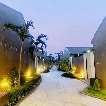 Bali Rich Villa Tuban  Buitenkant foto