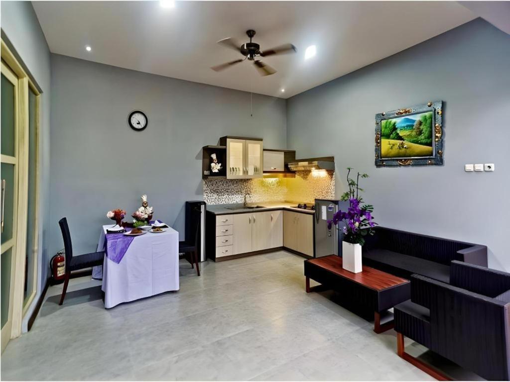 Bali Rich Villa Tuban  Buitenkant foto