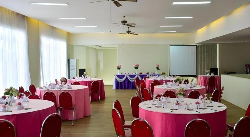 Bali Rich Villa Tuban  Buitenkant foto