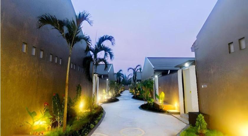 Bali Rich Villa Tuban  Buitenkant foto